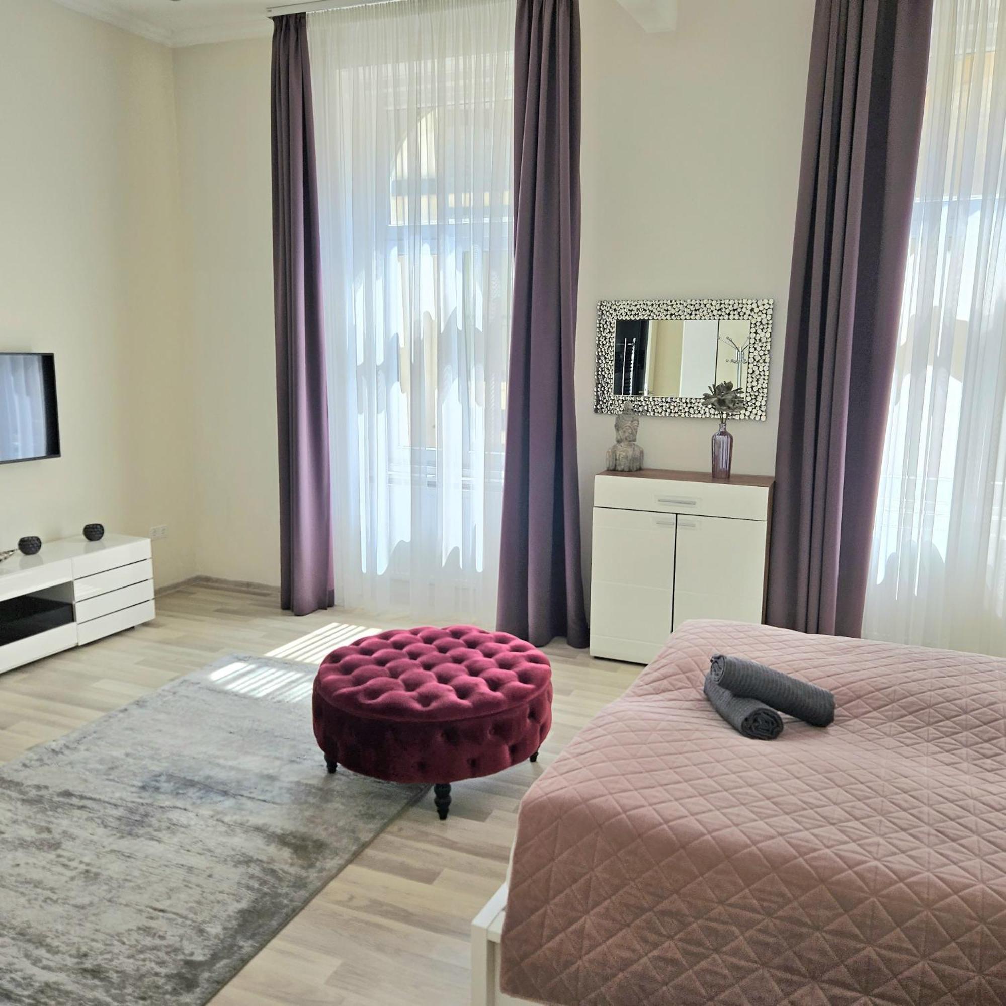 Designer Downtown Gem Apartment Budapest Bagian luar foto