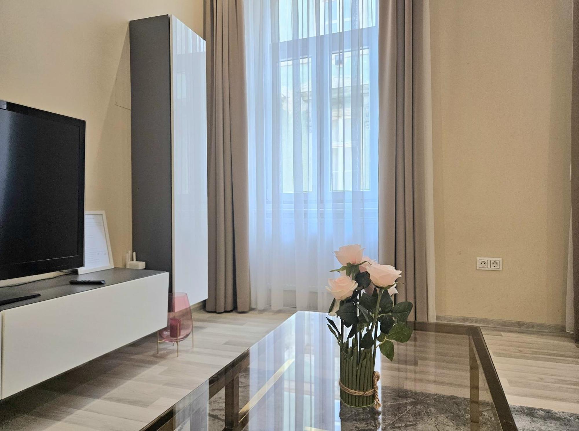 Designer Downtown Gem Apartment Budapest Bagian luar foto