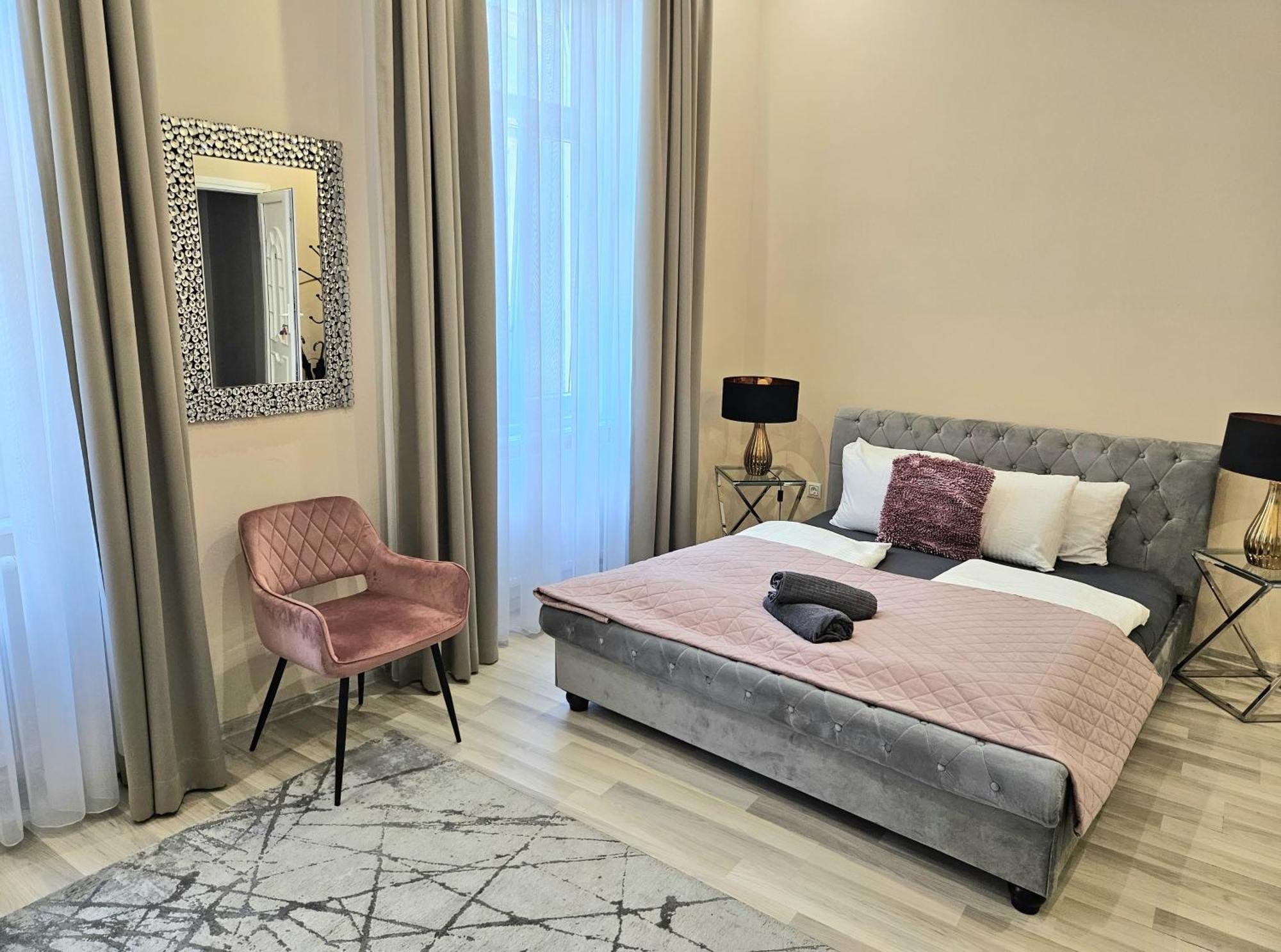 Designer Downtown Gem Apartment Budapest Bagian luar foto
