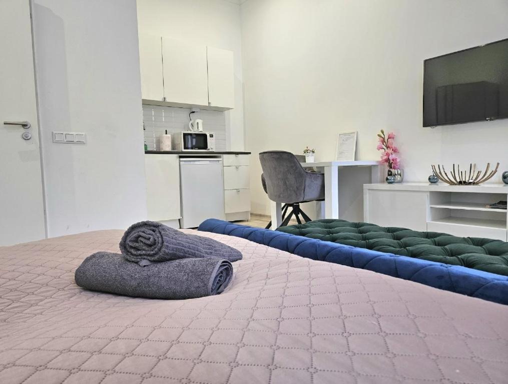 Designer Downtown Gem Apartment Budapest Bagian luar foto